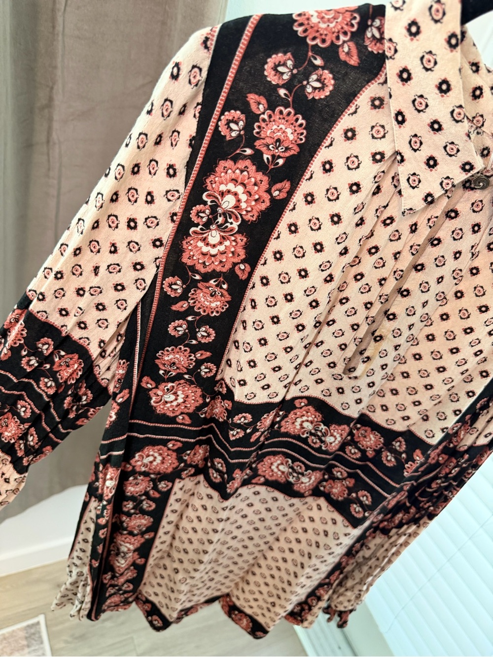 Free People Printed Boho Top M Blush Floral Bell Sleeve - Picture 4 of 6